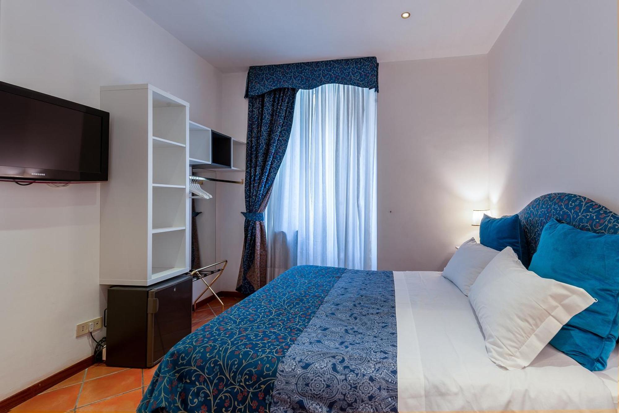 Hotel Canova — Photos 1